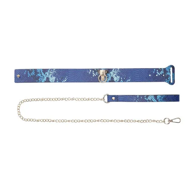Set OUCH! Collar with Leash - Florence Collection. pentru jocuri erotice BDSM. design de piele de șarpe. cu lanț auriu. culoare albastru